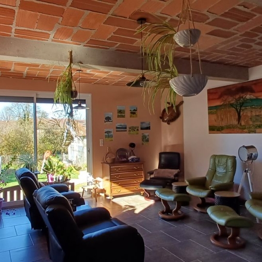  FAMICITY : House | CHAVERIA (39270) | 135 m2 | 950 € 
