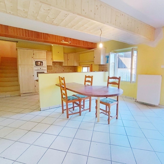  FAMICITY : Maison / Villa | CHASSELAS (71570) | 319 m2 | 201 000 € 