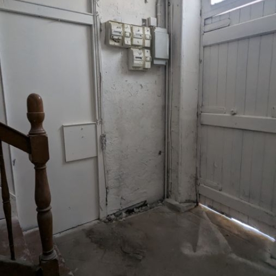  FAMICITY : Immeuble | LA MONNERIE-LE-MONTEL (63650) | 234 m2 | 57 000 € 