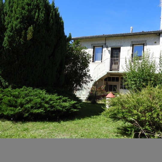  FAMICITY : Maison / Villa | SAINT-REMY-SUR-DUROLLE (63550) | 231 m2 | 159 000 € 