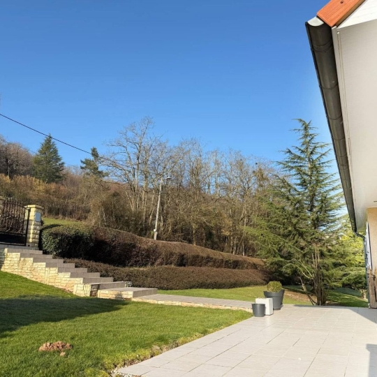  FAMICITY : Maison / Villa | MONTCENIS (71710) | 200 m2 | 348 000 € 