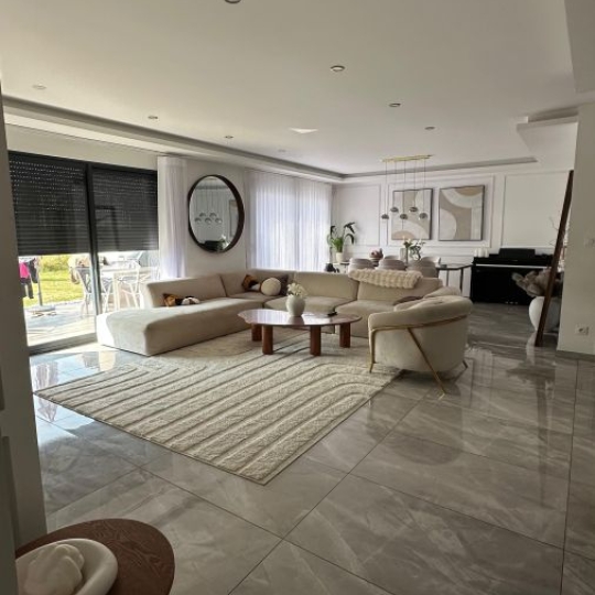  FAMICITY : Maison / Villa | FARGES-LES-CHALON (71150) | 149 m2 | 420 000 € 