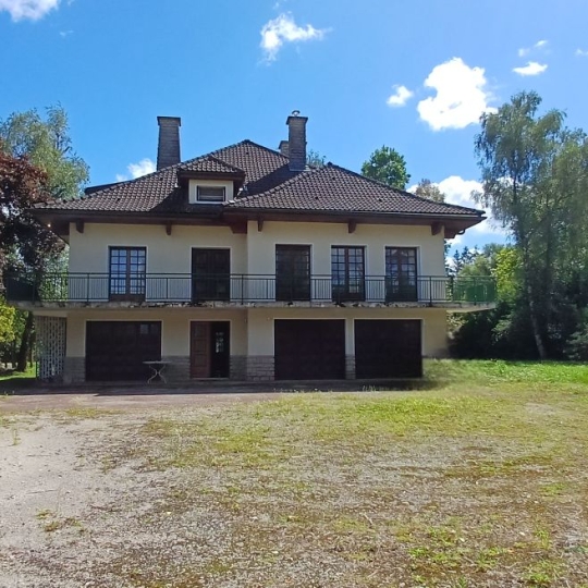  FAMICITY : House | PONT-DE-POITTE (39130) | 309 m2 | 270 000 € 