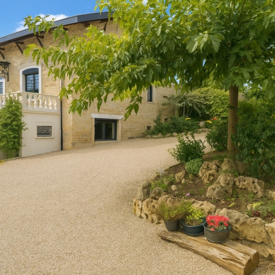 FAMICITY : Maison / Villa | MACON (71000) | 279 m2 | 375 000 €   FAMICITY : Maison / Villa | MACON (71000) | 279 m2 | 375 000 €