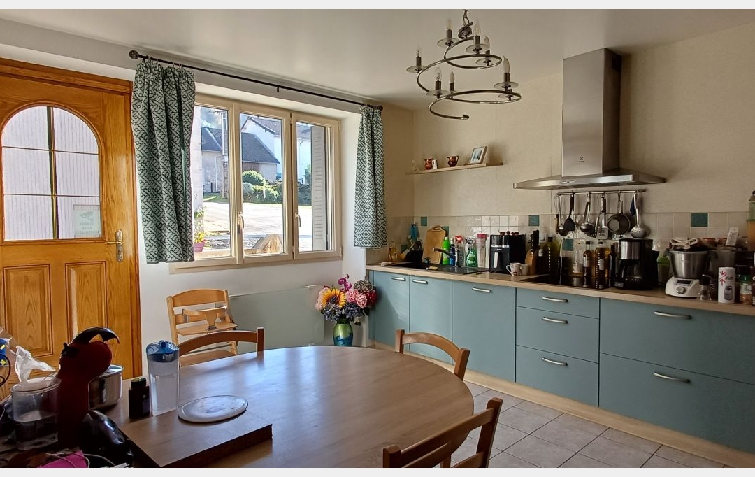 FAMICITY : House | CHAVERIA (39270) | 135 m2 | 950 € 