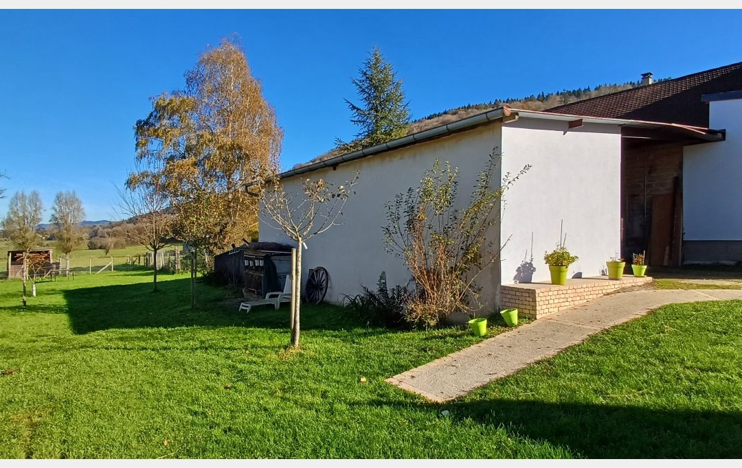 FAMICITY : House | CHAVERIA (39270) | 135 m2 | 950 € 