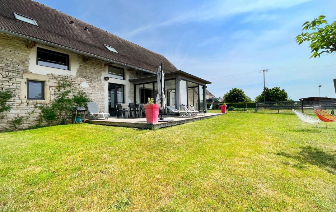 FAMICITY : House | SAINT-GERMAIN-DU-PLAIN (71370) | 312 m2 | 680 000 € 