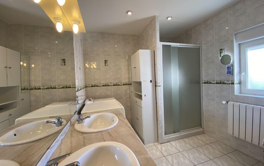 FAMICITY : Maison / Villa | LE CREUSOT (71200) | 131 m2 | 165 000 € 