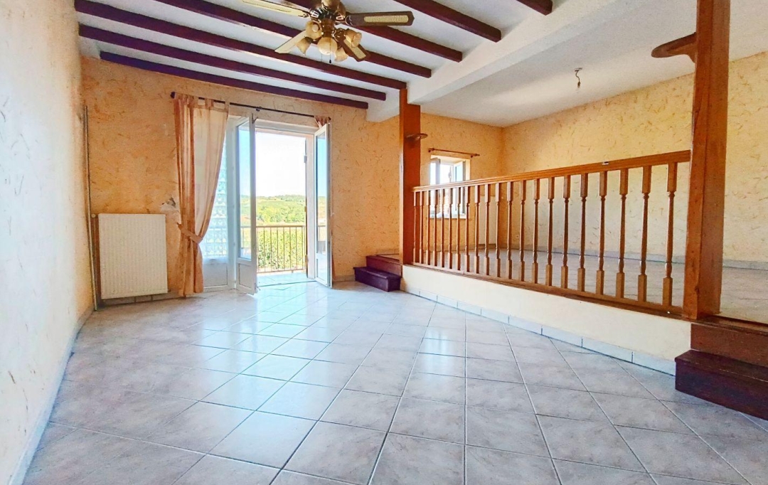 FAMICITY : Maison / Villa | CHASSELAS (71570) | 319 m2 | 201 000 € 