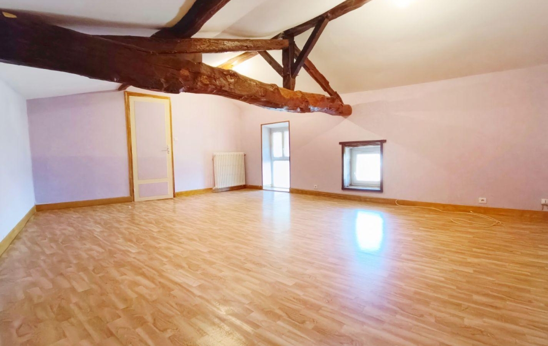FAMICITY : Maison / Villa | CHASSELAS (71570) | 319 m2 | 201 000 € 