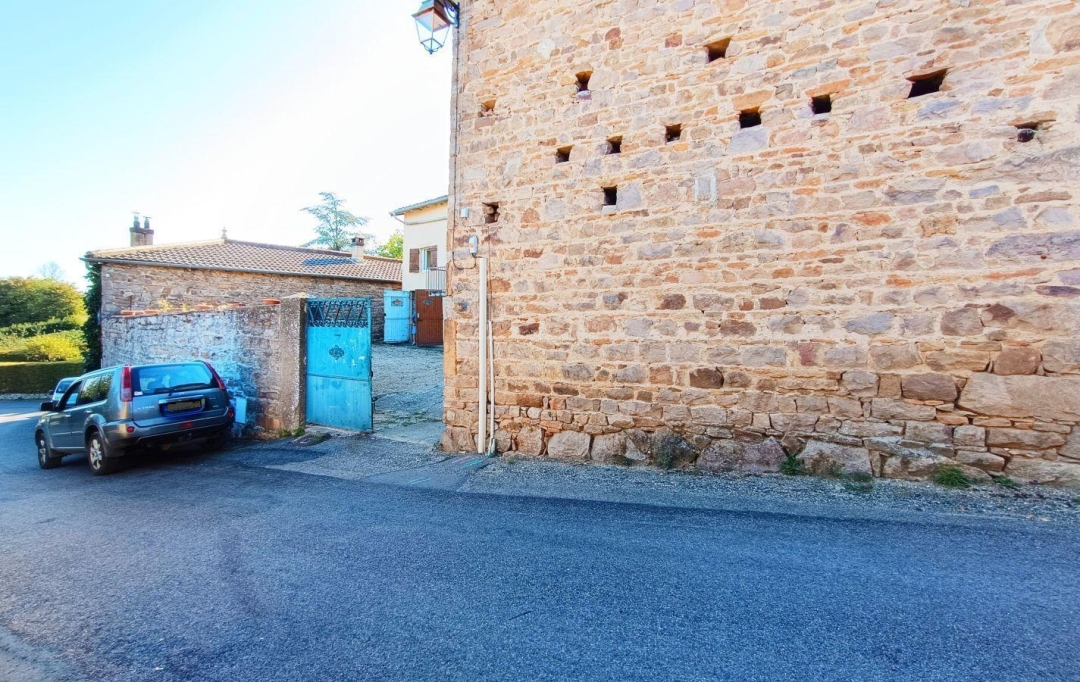 FAMICITY : Maison / Villa | CHASSELAS (71570) | 319 m2 | 201 000 € 