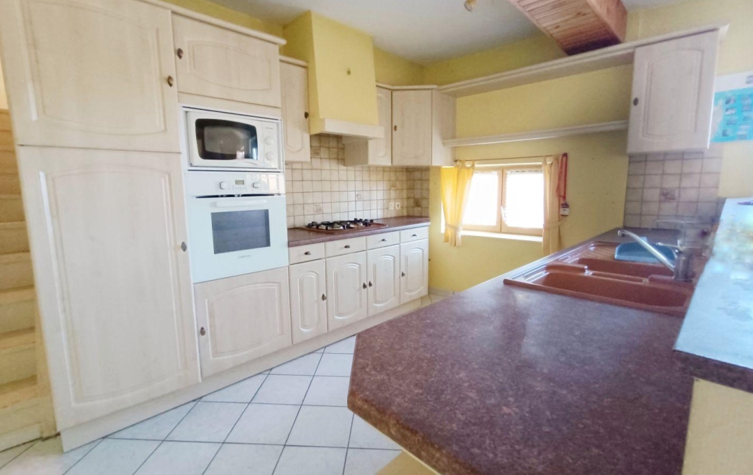 FAMICITY : Maison / Villa | CHASSELAS (71570) | 130 m2 | 201 000 € 