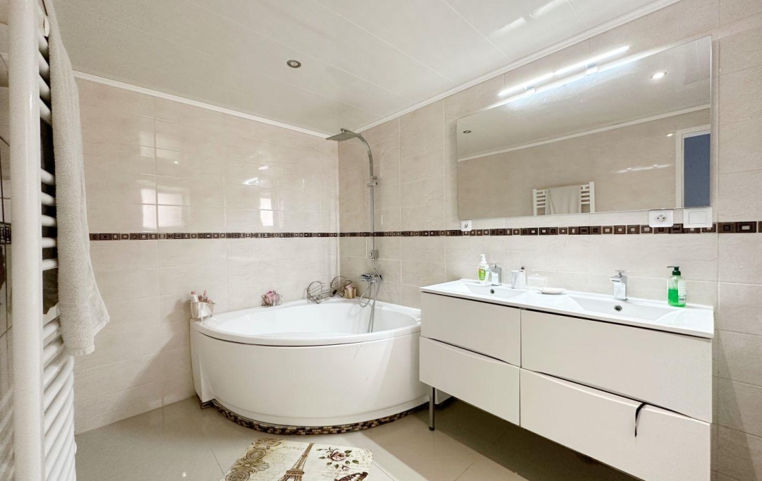 FAMICITY : Maison / Villa | LUX (71100) | 120 m2 | 259 000 € 