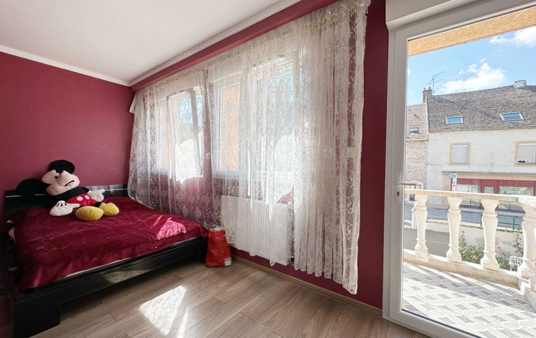 FAMICITY : Maison / Villa | LUX (71100) | 120 m2 | 259 000 € 