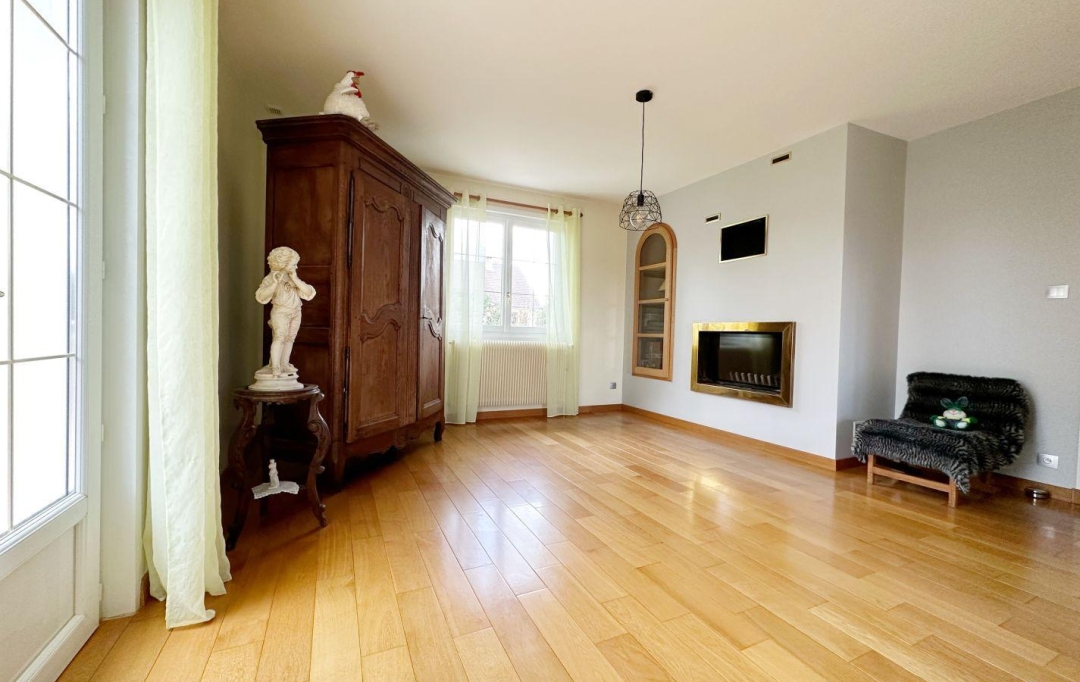 FAMICITY : Maison / Villa | CHATENOY-LE-ROYAL (71880) | 145 m2 | 289 000 € 