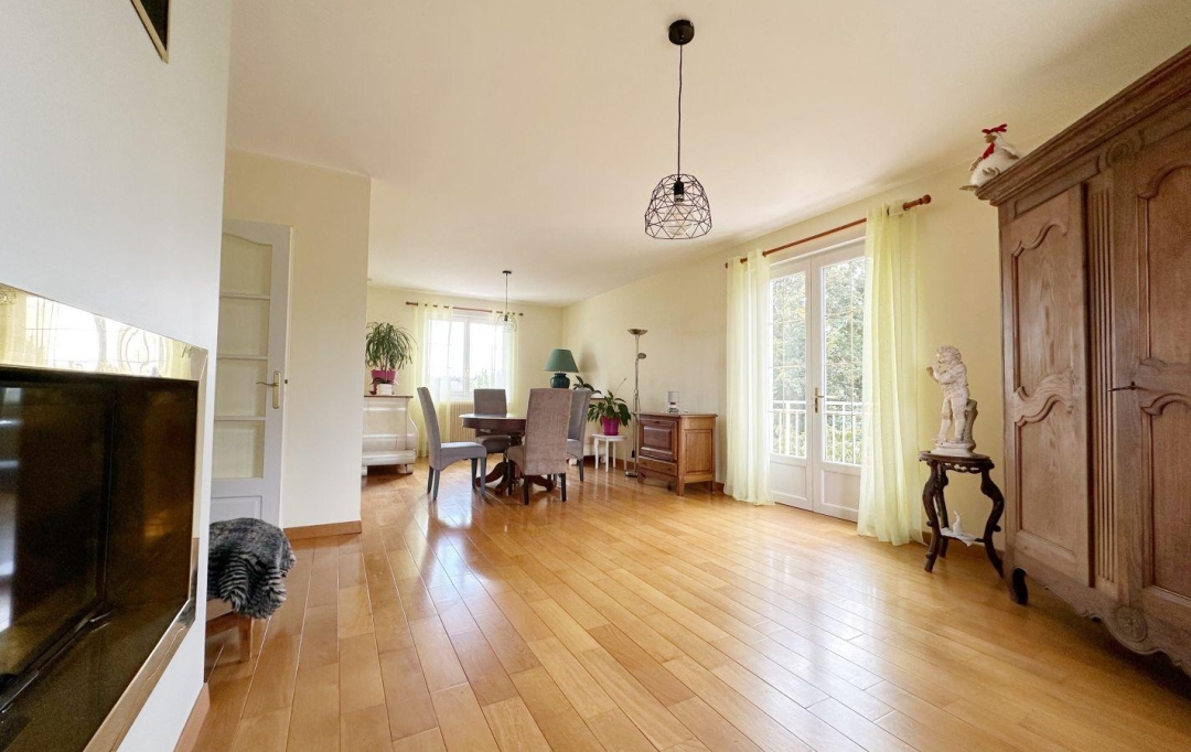 FAMICITY : Maison / Villa | CHATENOY-LE-ROYAL (71880) | 145 m2 | 289 000 € 