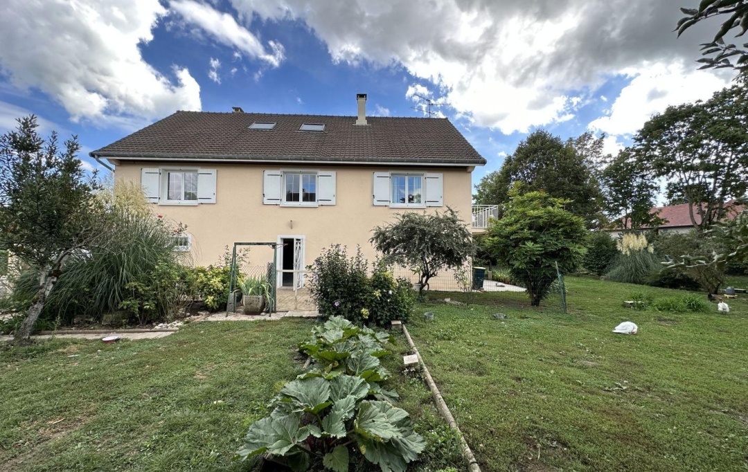 FAMICITY : Maison / Villa | CHATENOY-LE-ROYAL (71880) | 145 m2 | 289 000 € 
