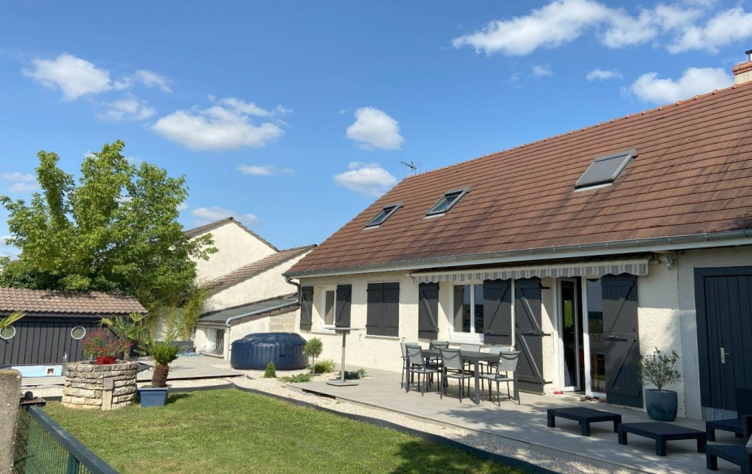 FAMICITY : Maison / Villa | COUTERNON (21560) | 150 m2 | 420 000 € 