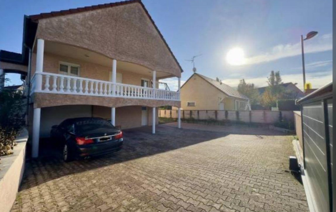 FAMICITY : Maison / Villa | CHATENOY-LE-ROYAL (71880) | 220 m2 | 390 000 € 