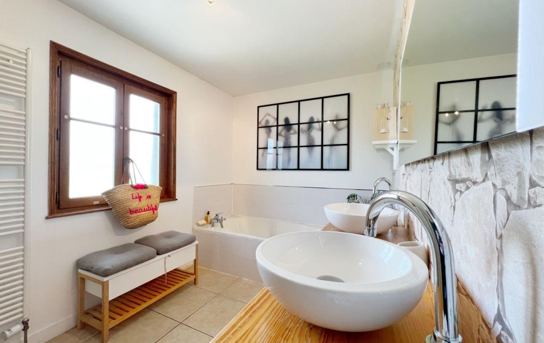 FAMICITY : Maison / Villa | TOURNUS (71700) | 312 m2 | 650 000 € 