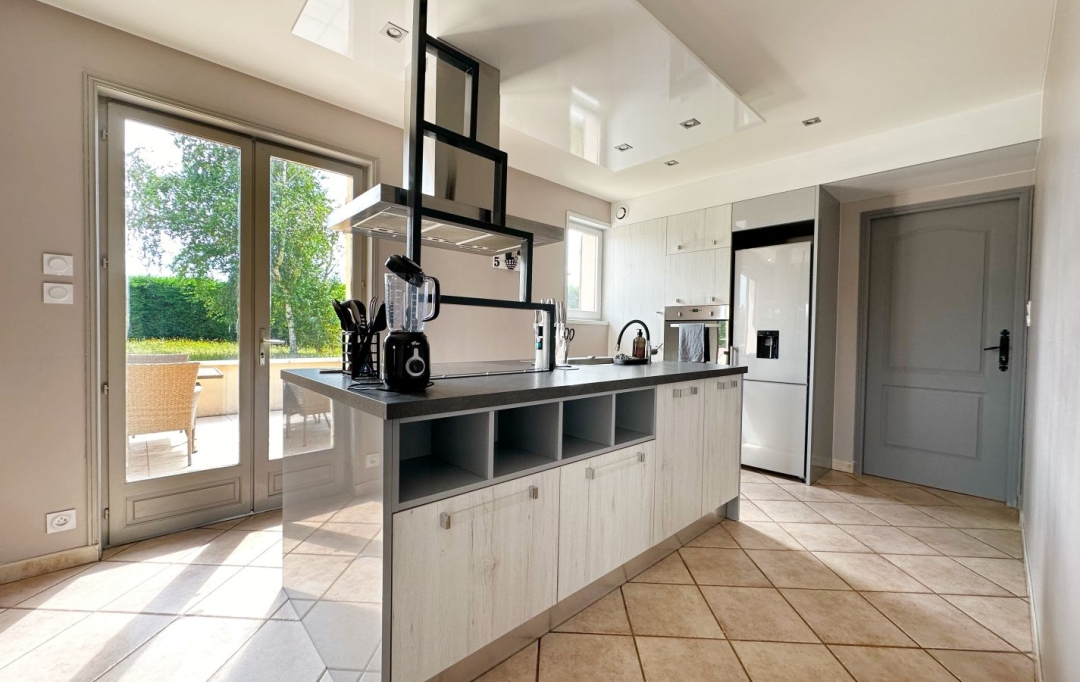 FAMICITY : House | SAINT-MAURICE-EN-RIVIERE (71620) | 114 m2 | 220 000 € 