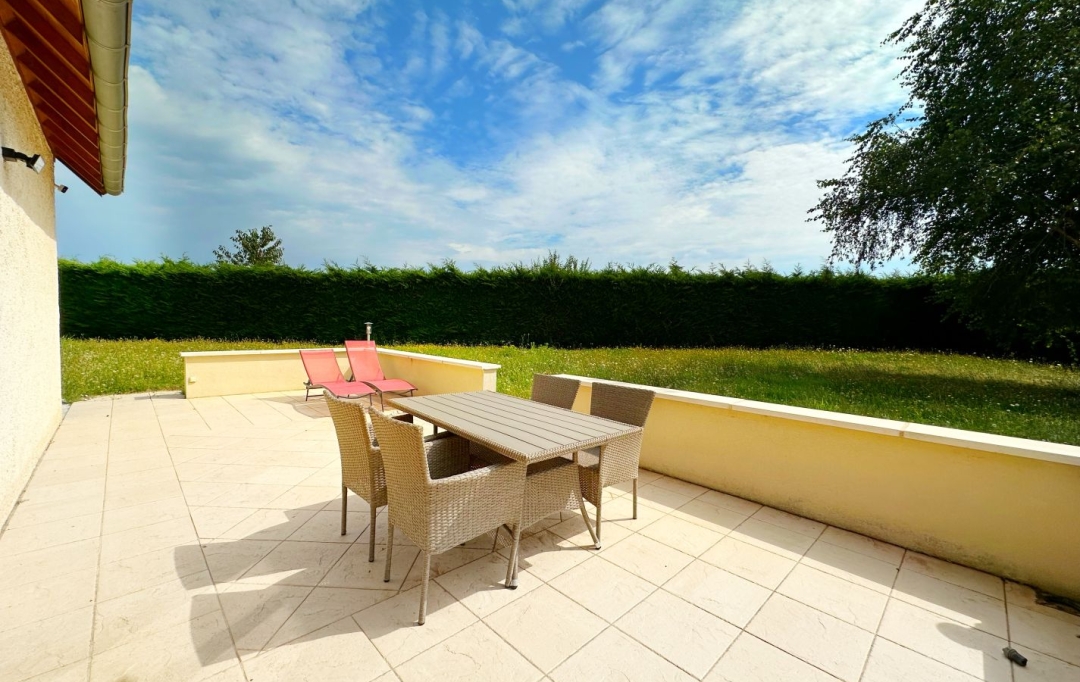 FAMICITY : House | SAINT-MAURICE-EN-RIVIERE (71620) | 114 m2 | 220 000 € 