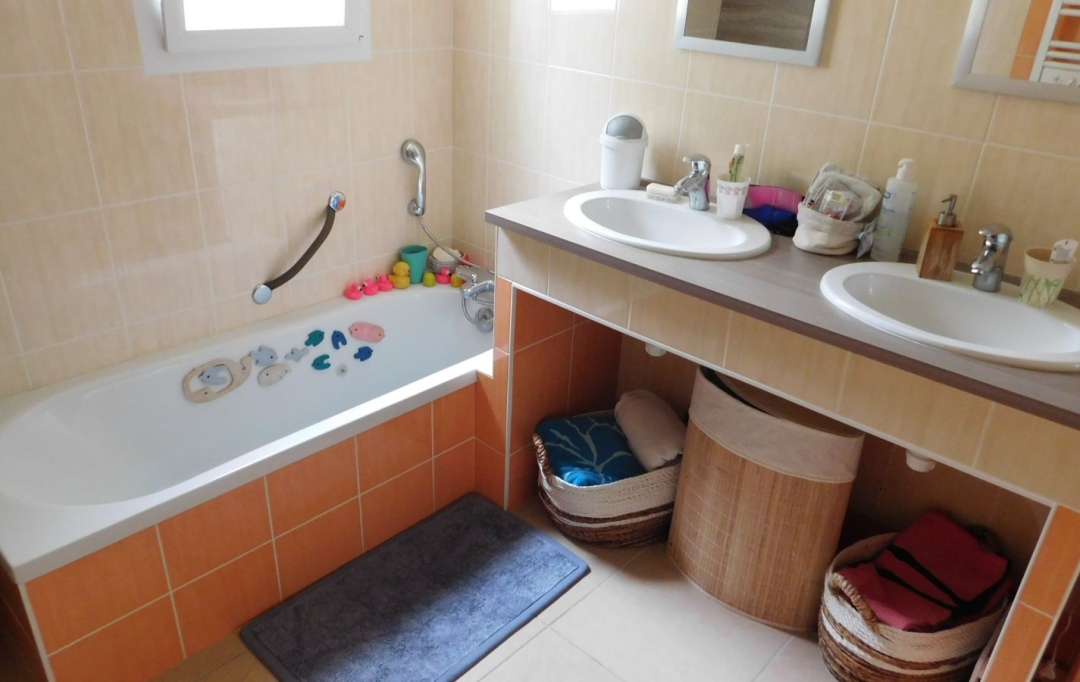 FAMICITY : Maison / Villa | SAINT-VALERIEN (85570) | 95 m2 | 210 000 € 