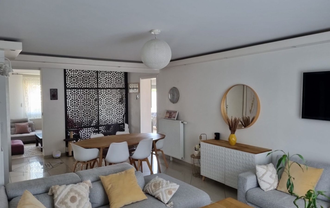FAMICITY : Maison / Villa | LONGVIC (21600) | 132 m2 | 335 000 € 