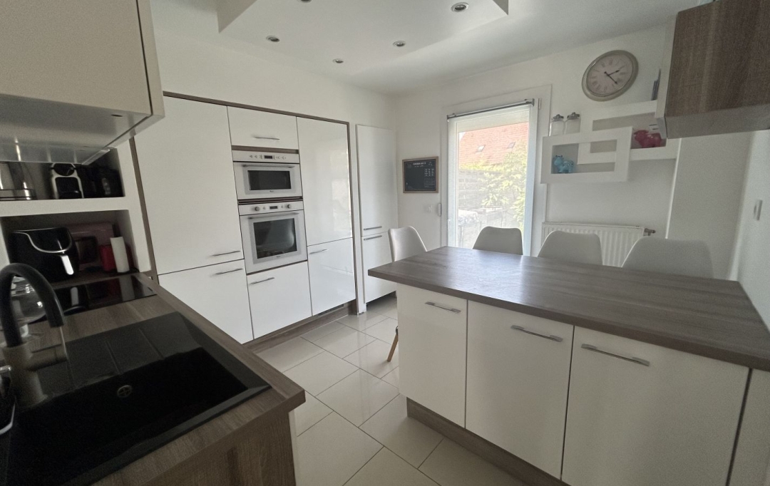 FAMICITY : Maison / Villa | LONGVIC (21600) | 132 m2 | 335 000 € 