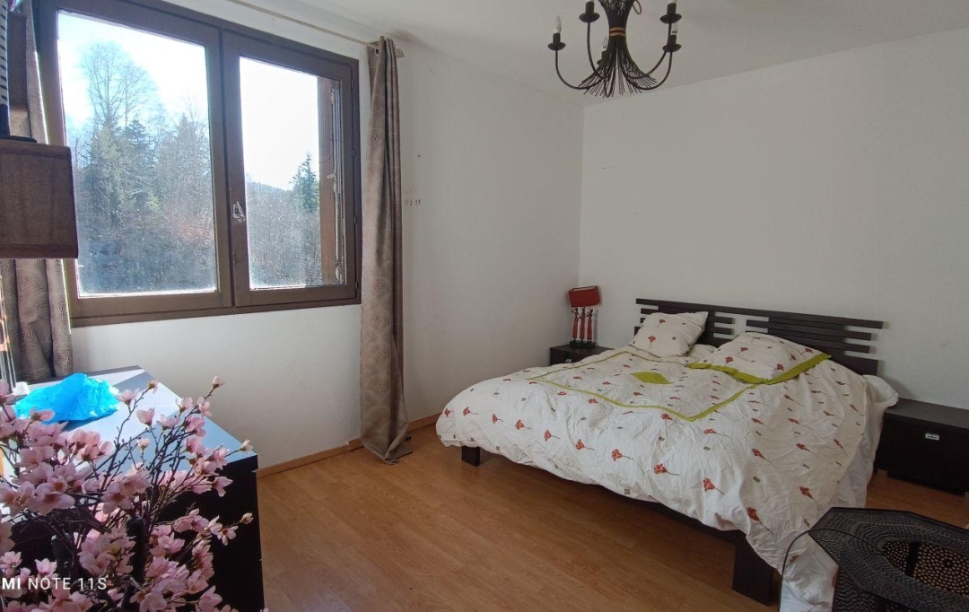 FAMICITY : Domaines / Propriétés | LA MONNERIE-LE-MONTEL (63650) | 119 m2 | 99 000 € 