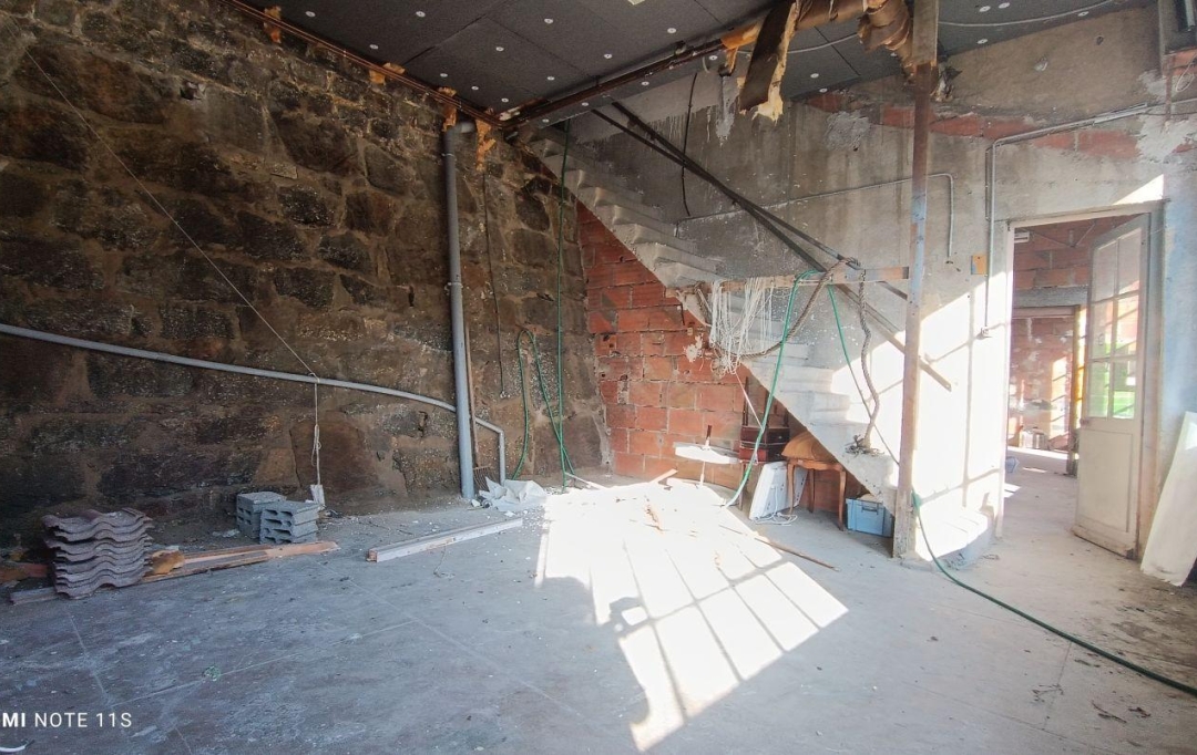 FAMICITY : Domaines / Propriétés | LA MONNERIE-LE-MONTEL (63650) | 119 m2 | 99 000 € 