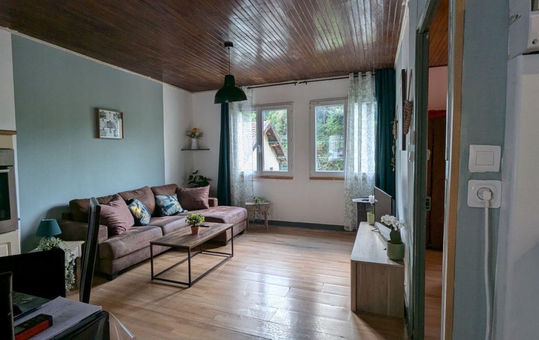 FAMICITY : Domaines / Propriétés | LA MONNERIE-LE-MONTEL (63650) | 119 m2 | 99 000 € 