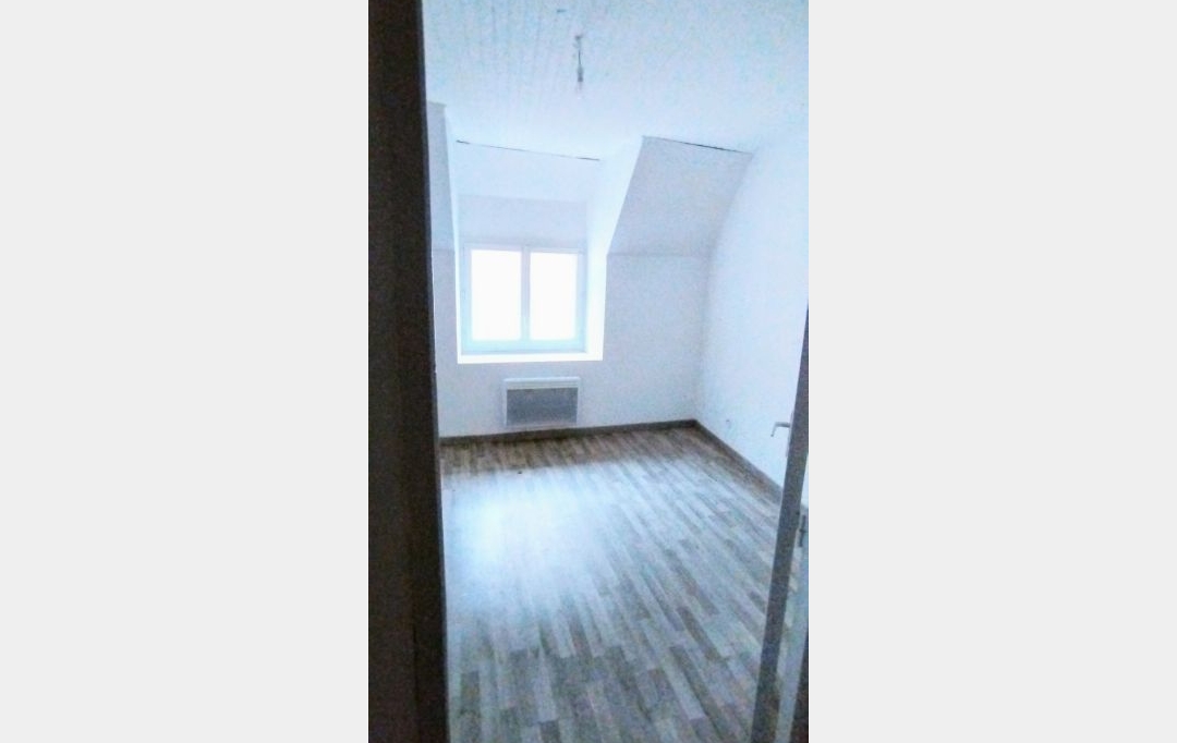 FAMICITY : Maison / Villa | BEAUNE-LA-ROLANDE (45340) | 64 m2 | 82 000 € 