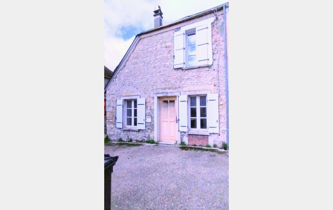 FAMICITY : Maison / Villa | BEAUNE-LA-ROLANDE (45340) | 64 m2 | 82 000 € 