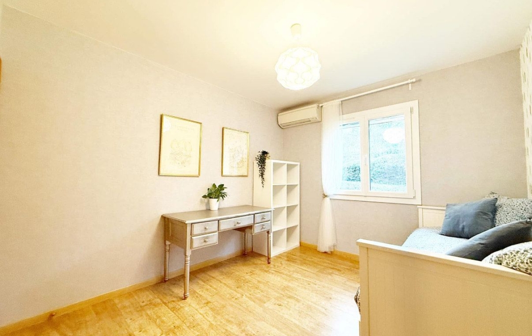 FAMICITY : Maison / Villa | MONTCENIS (71710) | 200 m2 | 367 500 € 