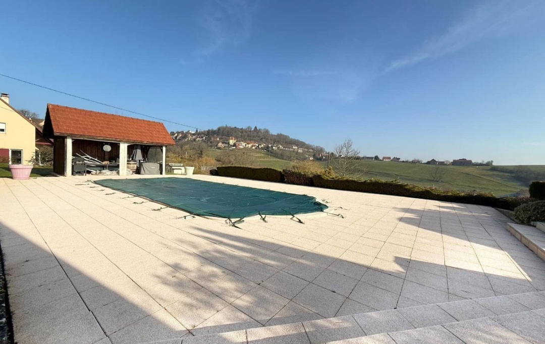 FAMICITY : Maison / Villa | MONTCENIS (71710) | 200 m2 | 348 000 € 