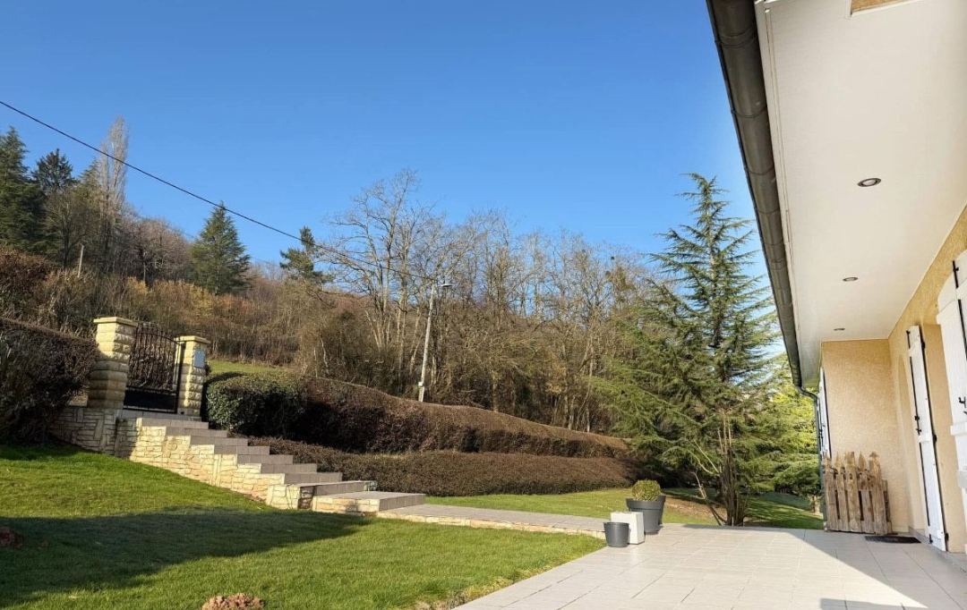 FAMICITY : Maison / Villa | MONTCENIS (71710) | 200 m2 | 348 000 € 