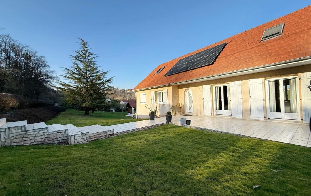 FAMICITY : Maison / Villa | MONTCENIS (71710) | 200 m2 | 348 000 € 