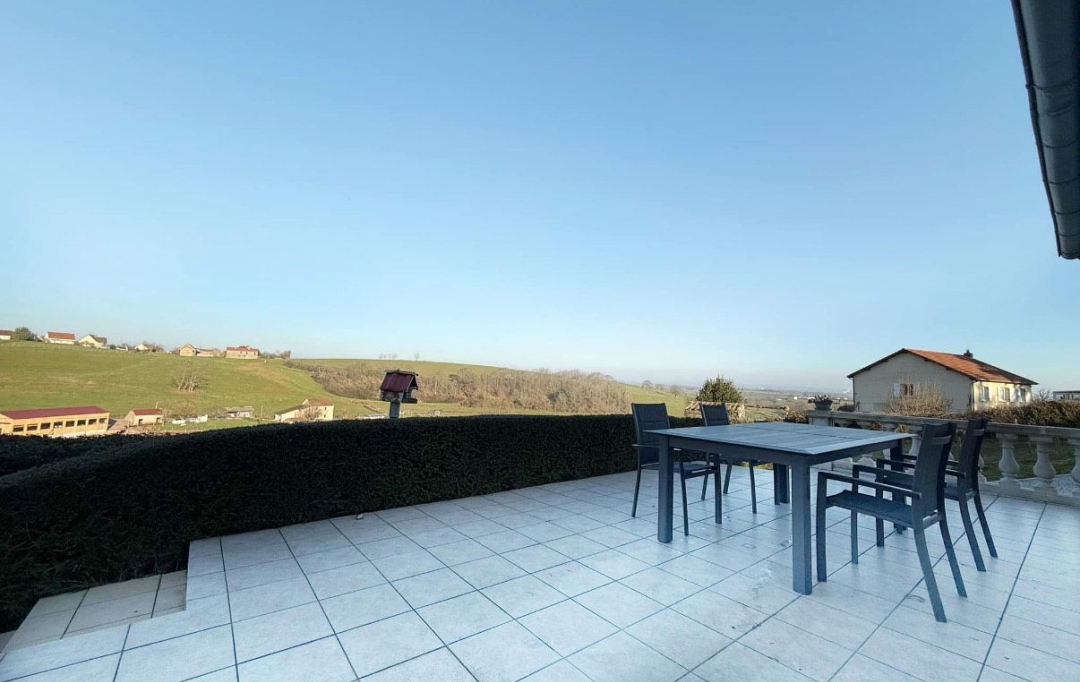 FAMICITY : Maison / Villa | MONTCENIS (71710) | 200 m2 | 348 000 € 