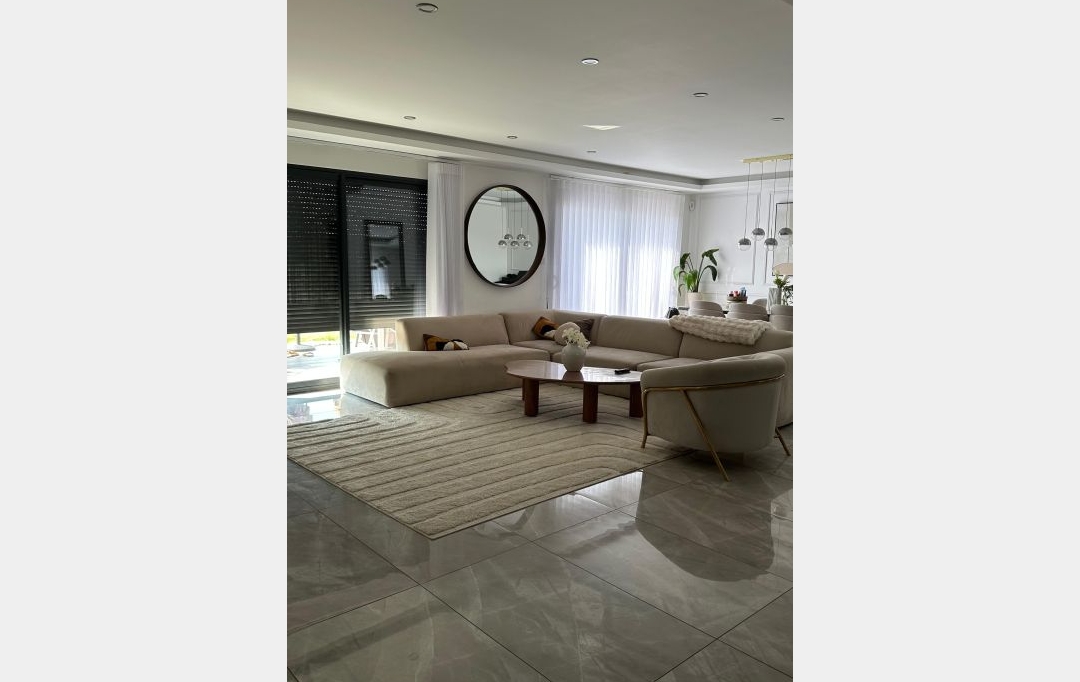 FAMICITY : Maison / Villa | FARGES-LES-CHALON (71150) | 149 m2 | 420 000 € 