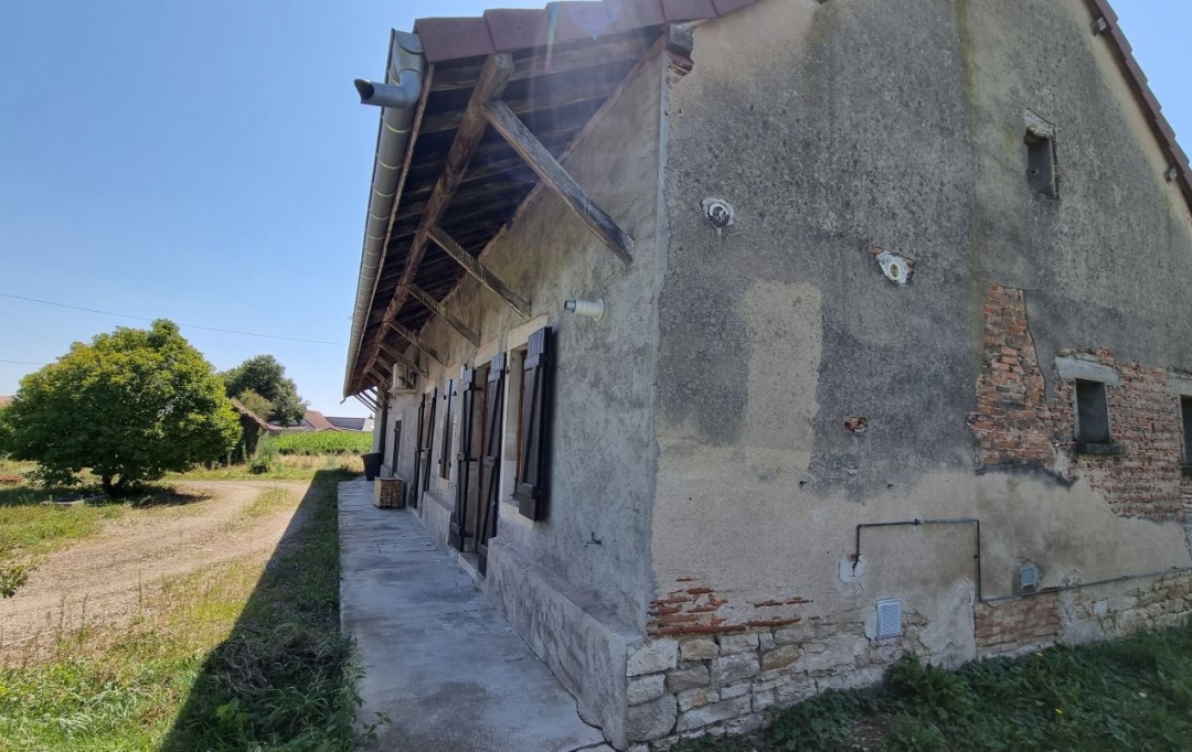 FAMICITY : Maison / Villa | SAINT-CHRISTOPHE-EN-BRESSE (71370) | 170 m2 | 165 000 € 