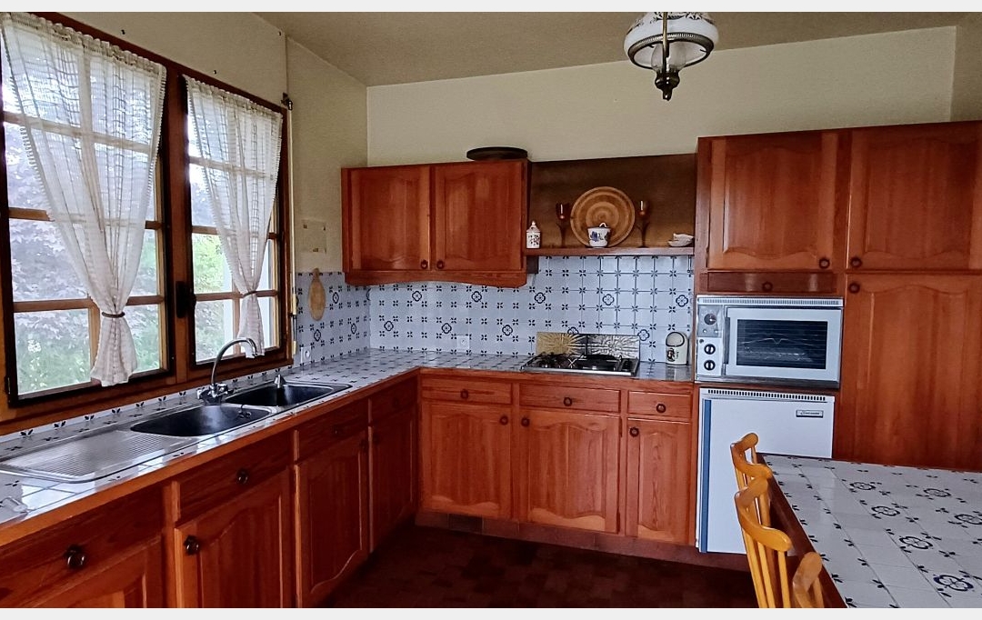 FAMICITY : House | PONT-DE-POITTE (39130) | 309 m2 | 270 000 € 