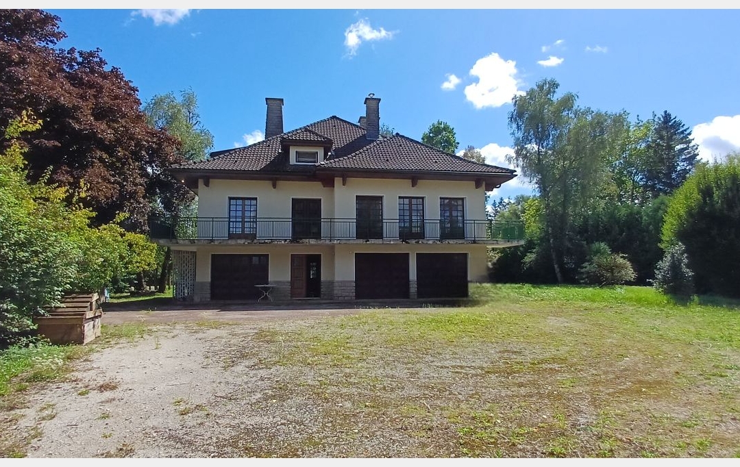 FAMICITY : House | PONT-DE-POITTE (39130) | 309 m2 | 270 000 € 
