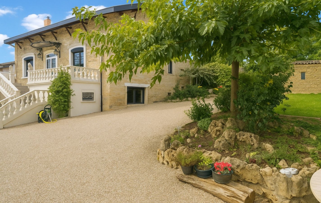 FAMICITY : Maison / Villa | MACON (71000) | 279 m2 | 375 000 €  FAMICITY : Maison / Villa | MACON (71000) | 279 m2 | 375 000 €