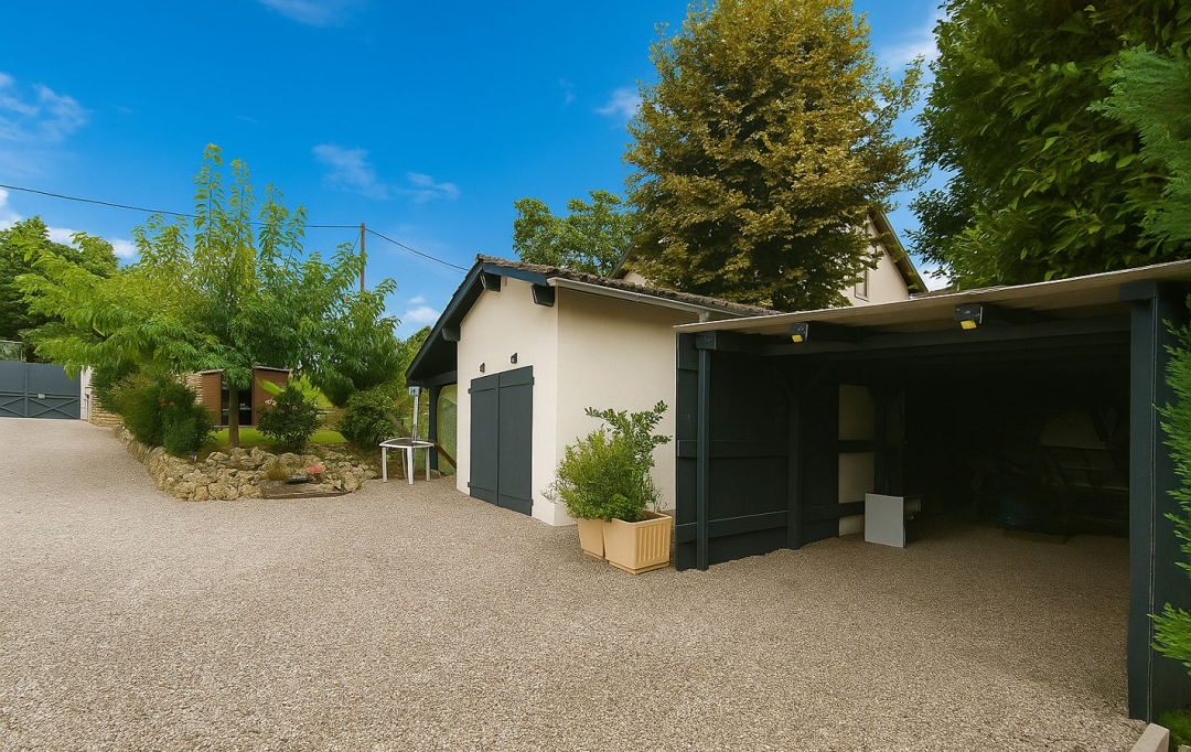 FAMICITY : Maison / Villa | MACON (71000) | 279 m2 | 375 000 €  FAMICITY : Maison / Villa | MACON (71000) | 279 m2 | 375 000 €