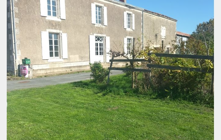  FAMICITY Maison / Villa | SAINT-PIERRE-LE-VIEUX (85420) | 185 m2 | 142 500 € 
